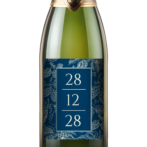 Elegant Wijnetiket met Botanisch Donkerblauw Design