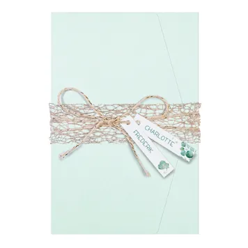 Mintgroene kaart met luxe gouden kant en touwtje