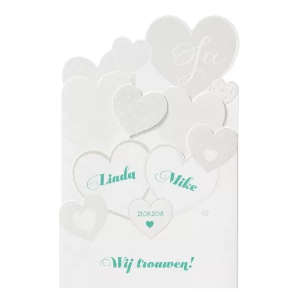 Trouwkaart Moderne trouwkaart met originele uitsnede van hartjes