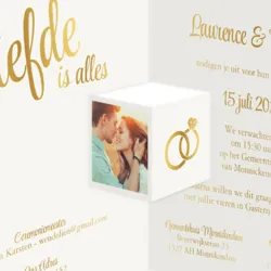Trouwkaart drieluik met goudfolie en eigen foto's