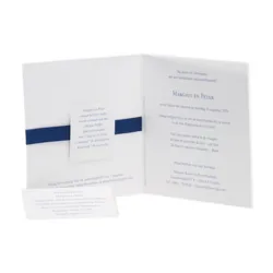 Trouwkaart Huwelijkskaart barok met blauw lint en diamant