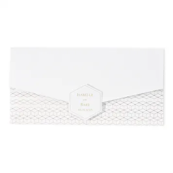 Trouwkaart Langwerpige witte pochette met geometrisch patroon in koperfolie
