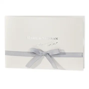 Trouwkaart Stijlvolle pochette met grijs lint