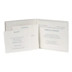 Trouwkaart Stijlvolle pochette met donkerblauw lint