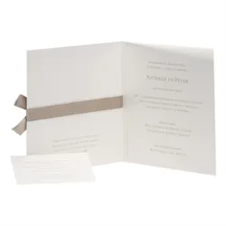 Trouwkaart Beige trouwkaart met kantmotief en luxelint